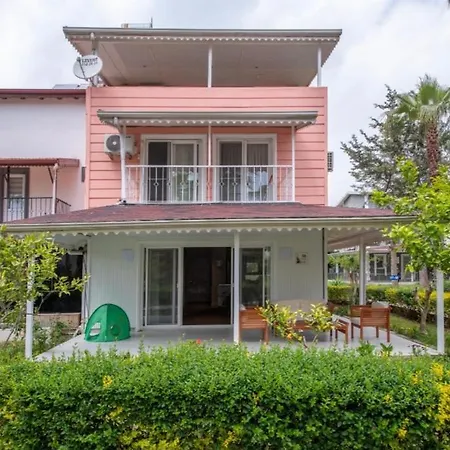 Villa Palladium Side